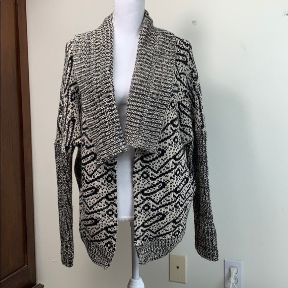 Neiman Marcus Black Tape soft chunky knit cardigan - Picture 4 of 6